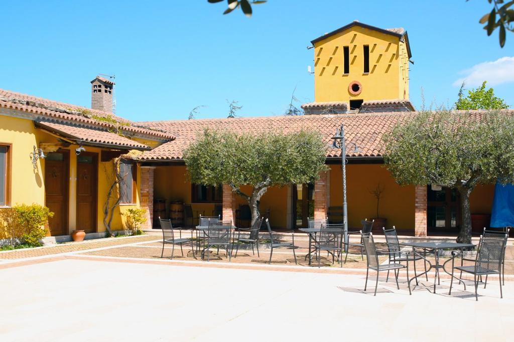 Hotel Agriturismo Macchiacupa Ariano Irpino Exterior foto